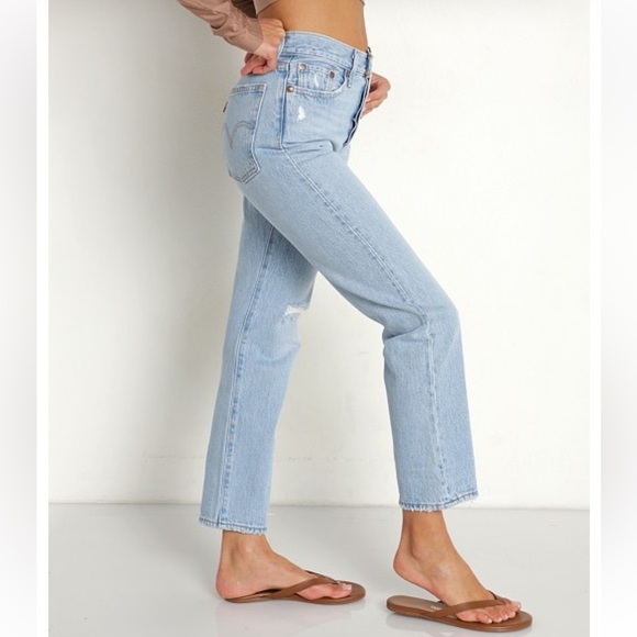 Levi's Premium Wedgie Straight Luxor
Again Light Wash Size 27 Straight Leg ankle - Picture 4 of 15